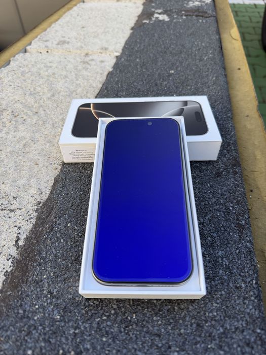 Продавам Iphone 16 pro 128g