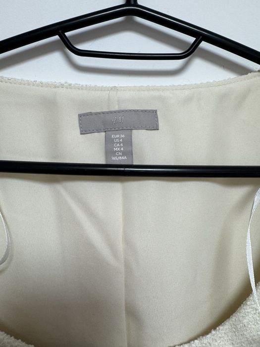Рокля туид H&M.