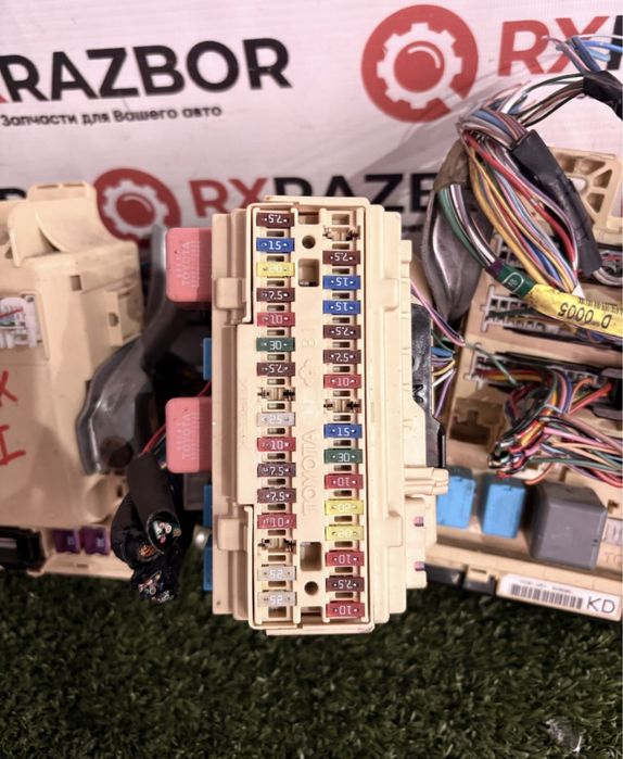 Блок предохранителей Lexus Rx II 2003/2008