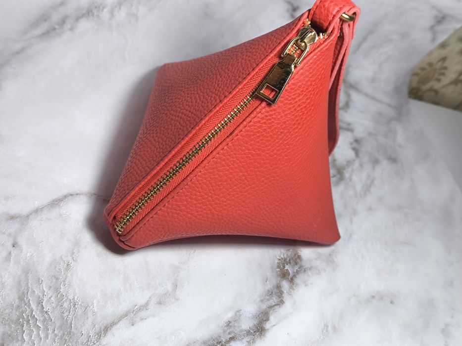 Женская миниатюрная сумочка