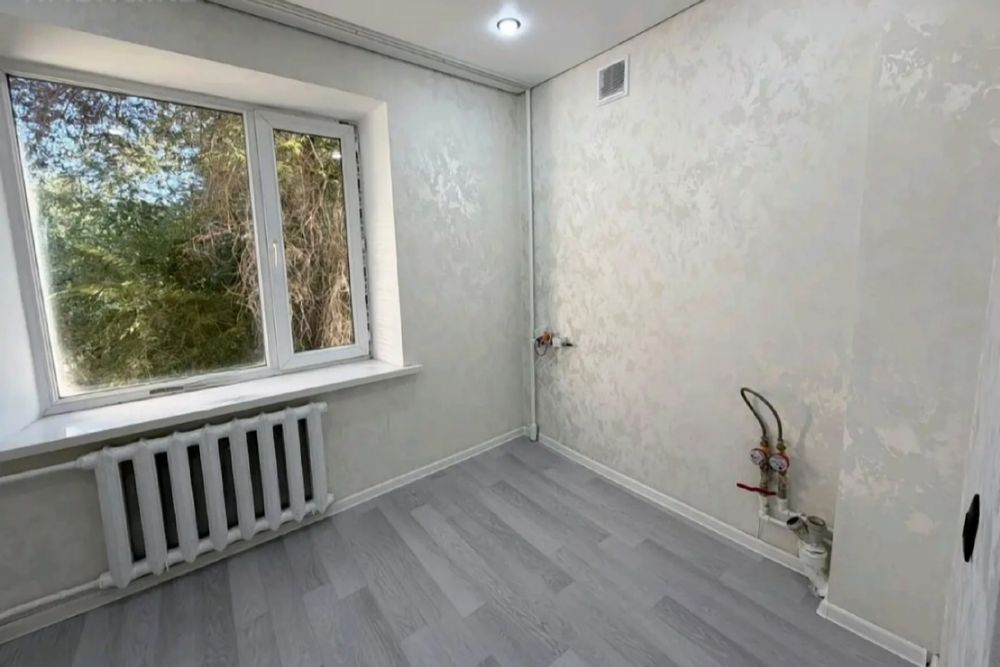 продам 1-ком. 34кв. универсам 3-этаж