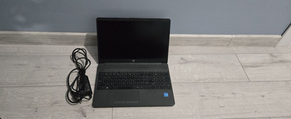 HP 11th Gen Intel Core i5-1135G7