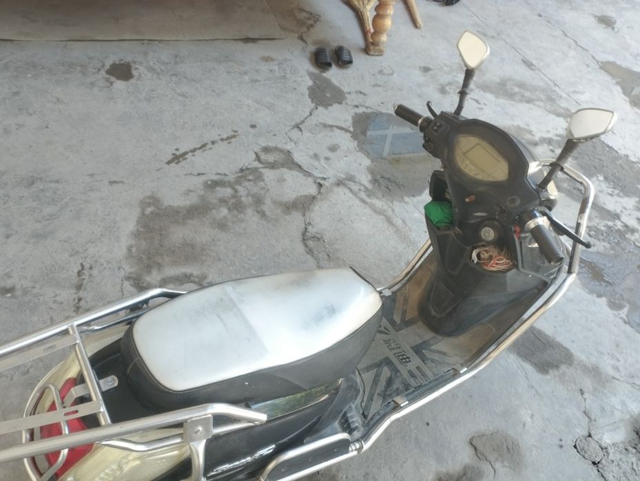 Skuter 5 ta akumlatori yoʻq