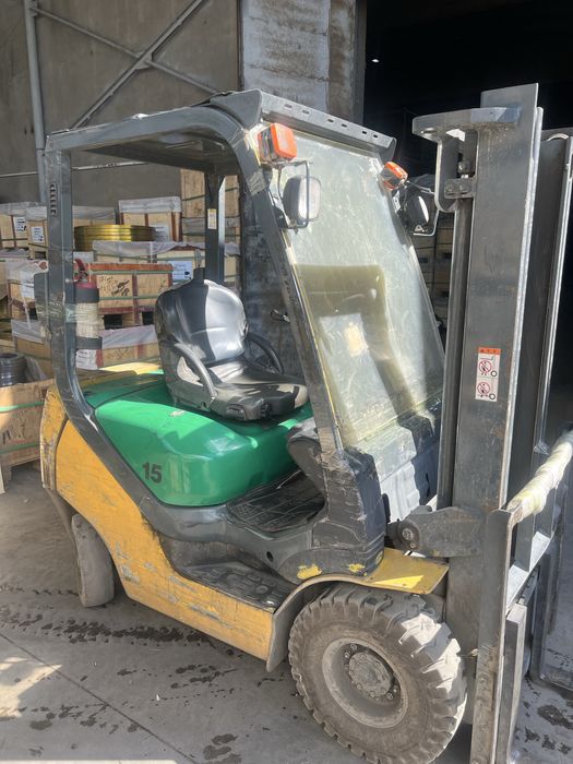 Продам вилочный  погрузчик Komatsu