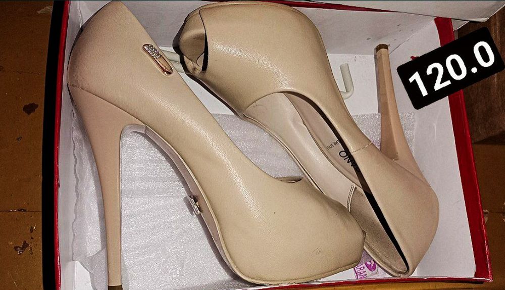 Туфли молочного цвета размер 39