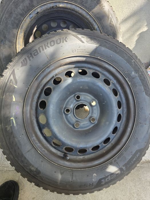 Set cauciucuri si jante  iarna 195/65/15 VAG, Skoda, VW
