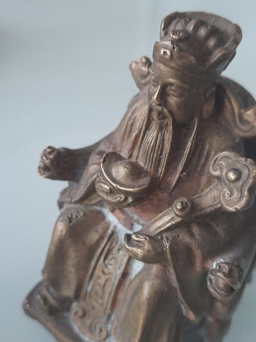 Statuete mici alama regi