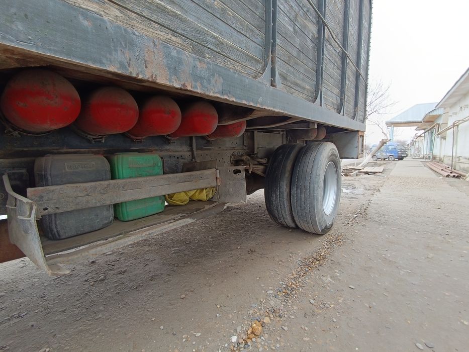 Zil 130 sotiladi  holati yaxshi gaz ustanofka qilingan oladiganlar tel