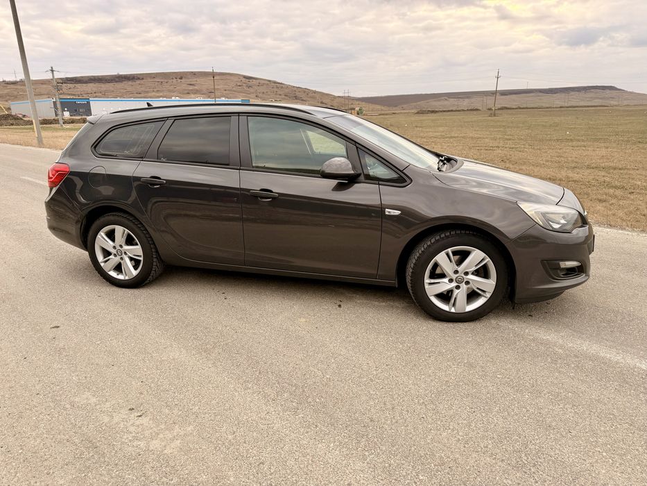 Opel astra J 2015 1.6 cdti distributie schimbata