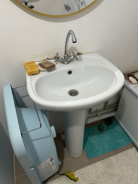 Раковина со смесителем