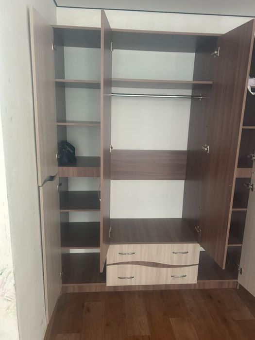 Продам шкаф 2/1,6/0,52