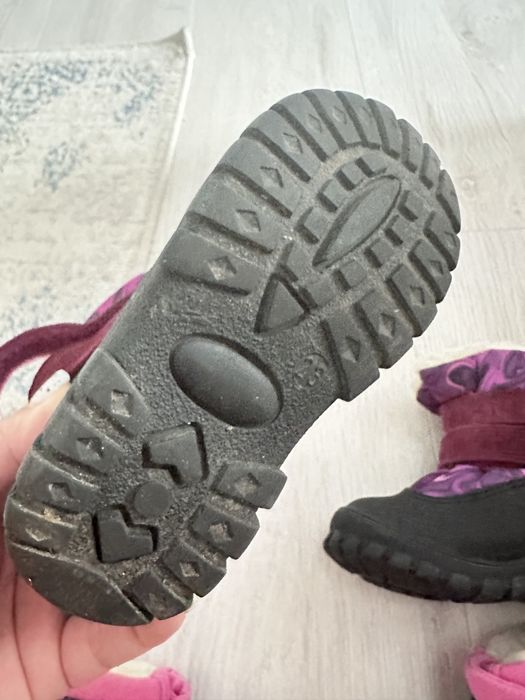 Зимние ботинки  р 24 и 25