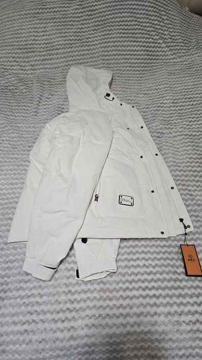 Продам зимние куртку