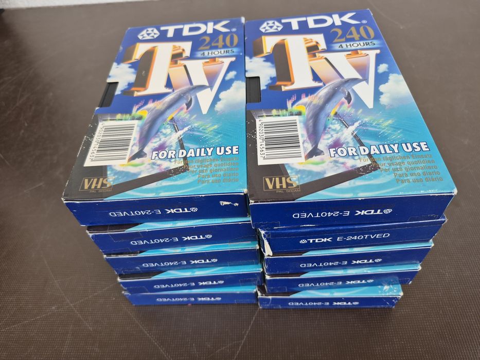 Vând 70 casete video VHS originale TDK de 240 minute,colectie  filme