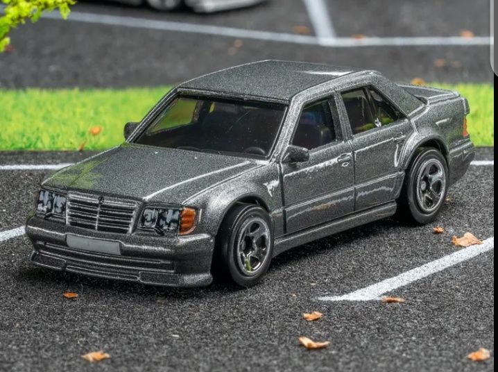 Моделька Mercedes Benz 500E Hot Wheels