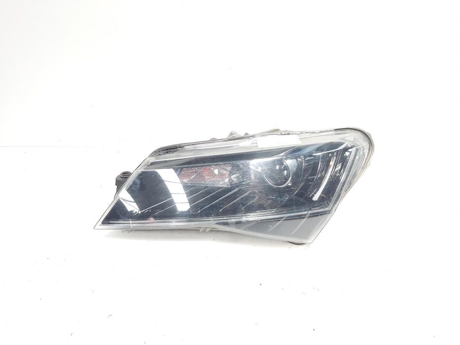 Far stanga cu lupa xenon si led, Skoda Superb III Combi (3V5) piesa originala