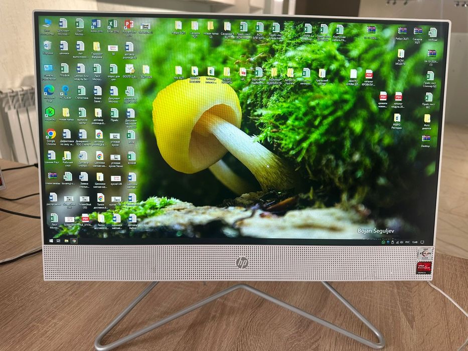 Продам моноблок цвет белый,камера работает