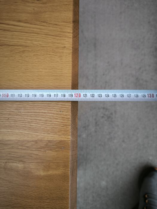 Шкаф от масивен дъб