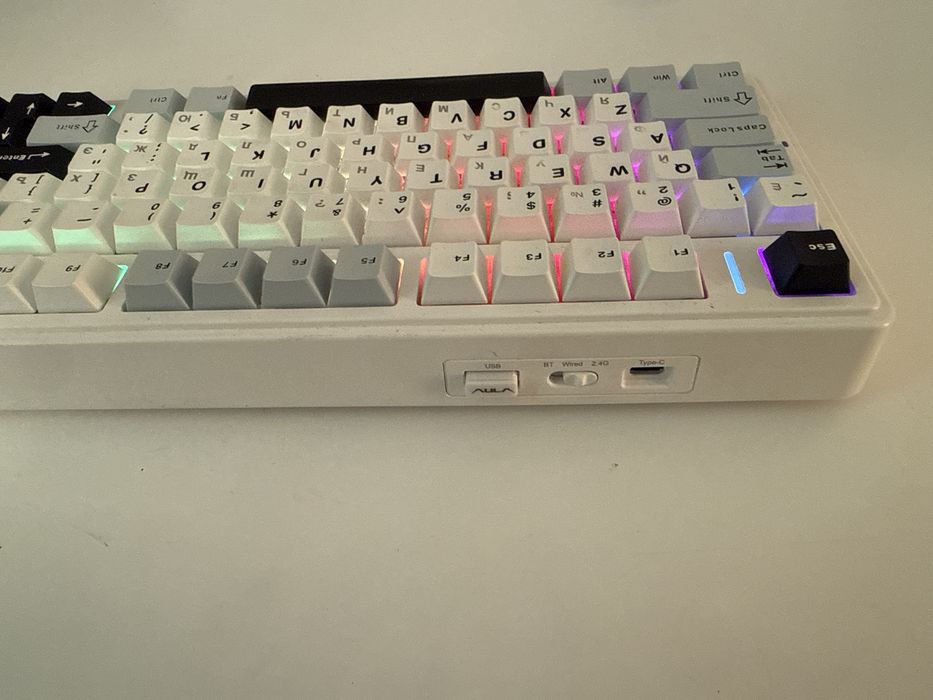 aula f75 продам.