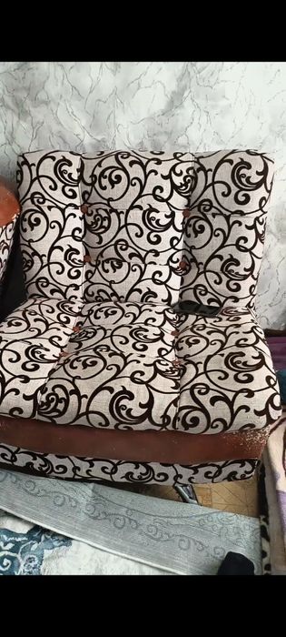 Продам 2 кресло поцарапанные