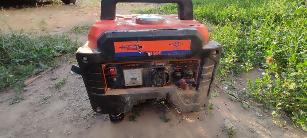 Продам бензиновый генератор для рыбалки итд