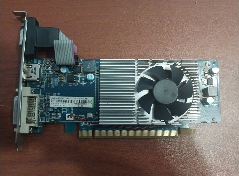 продам видеокарту Amd Radeon HD 7350 1 гб