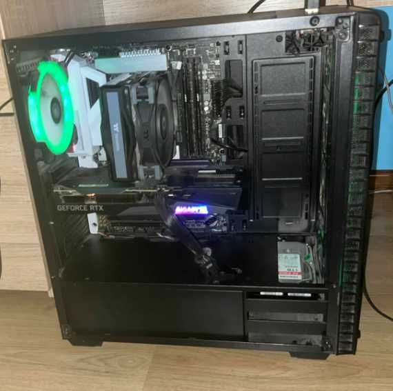 ПРОДАВА СЕ! Геймърски компютър.