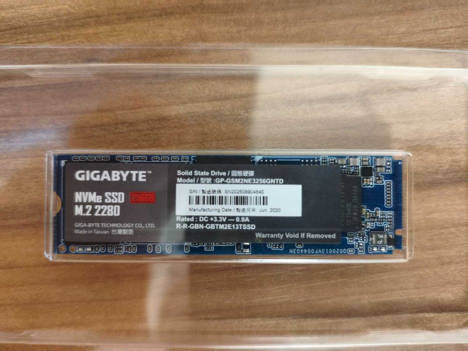 SSD 256Гб nvme Gigabyte