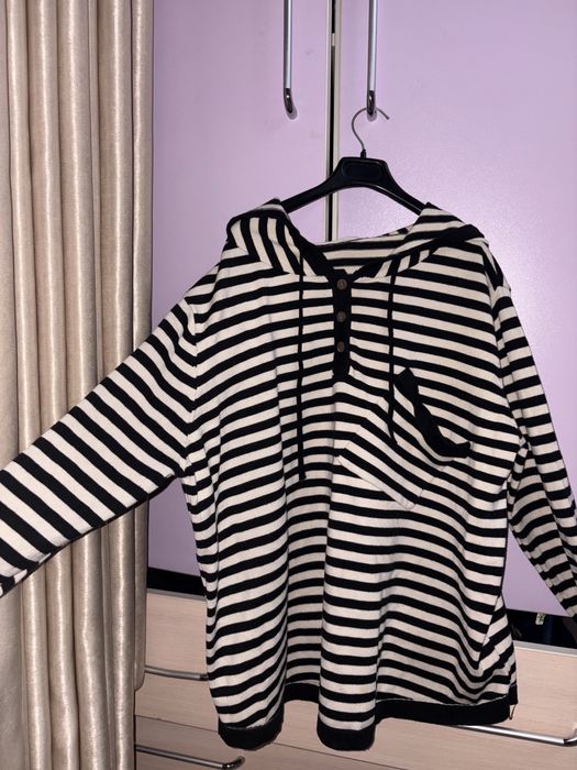 Кофточка обычная в полоску !Продам за низкую цену!