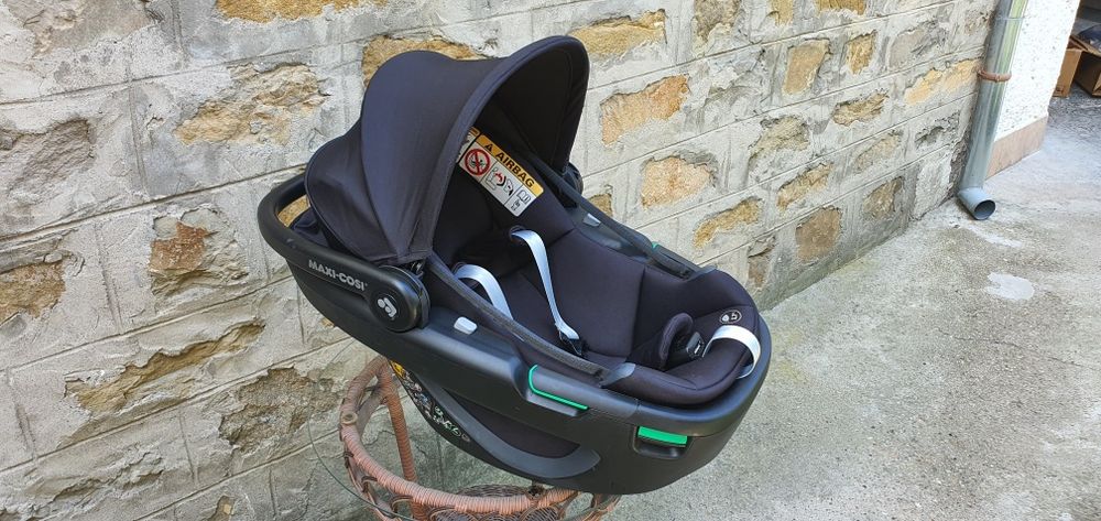 Maxi Cosi Coral 360 + база Family Fix 360