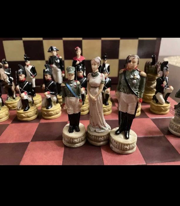 Луксозен Шах с исторически фигурки