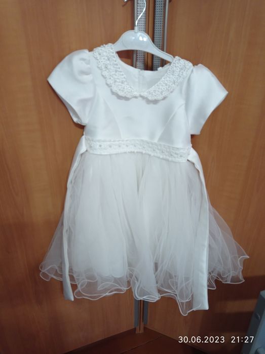 Продам белое платье для девочки