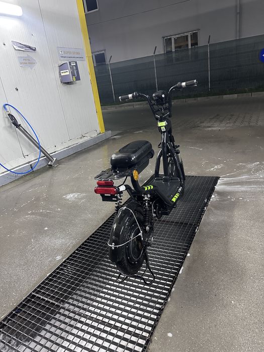 Vand scuter electric
