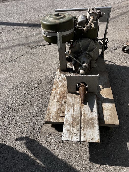 Бензиновый дровокол военный