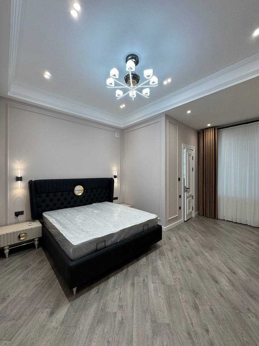 на Центр Луначарского  ПРОДАЕТСЯ ДОМ 5 СотокКомната: 7