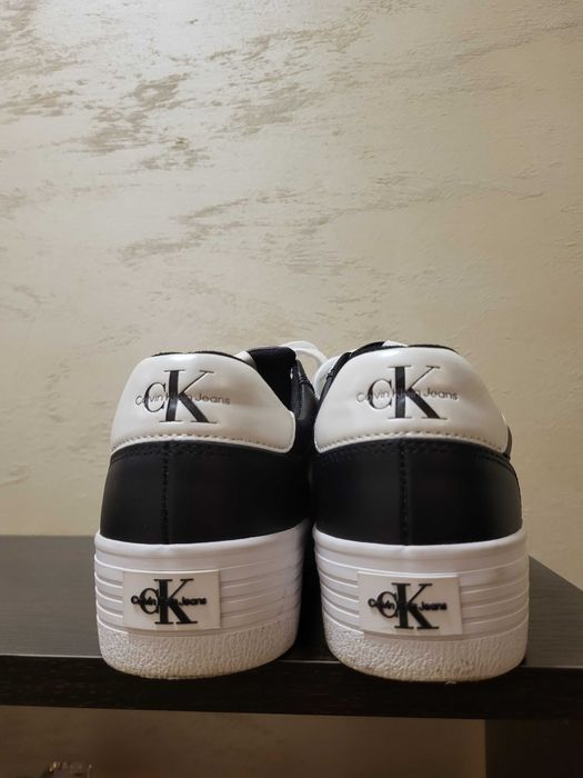 Продавам оригинални дамски обувки Calvin Klein №37