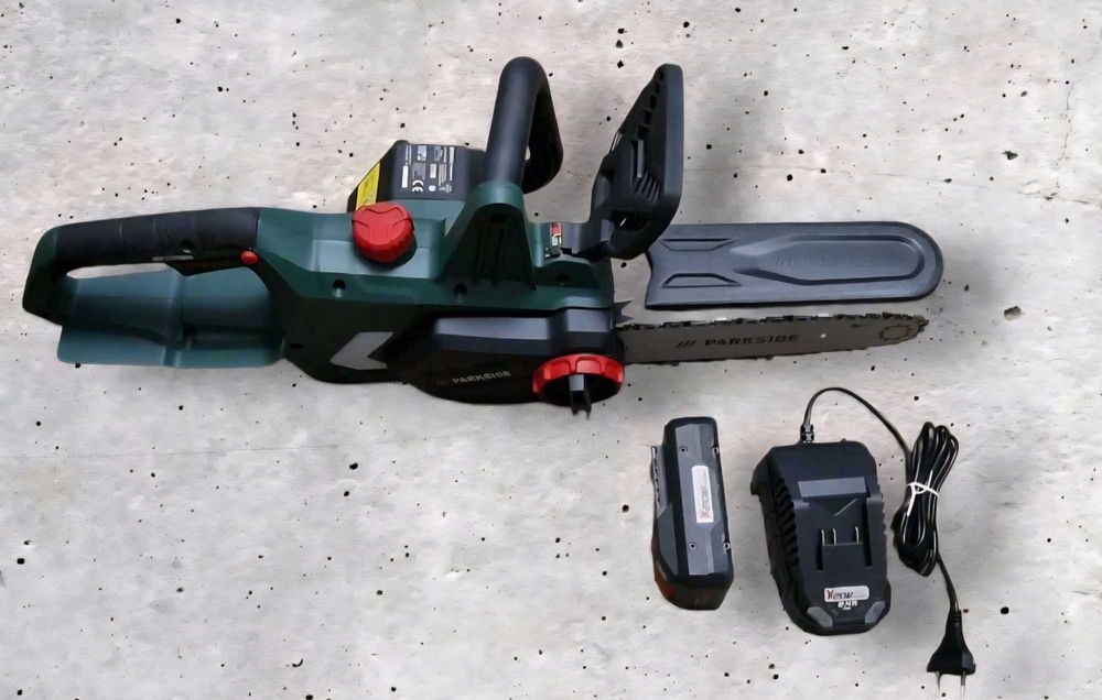 Drujba/ ferastrau cu acumulator 20V 4Ah si incarcator PARKSIDE