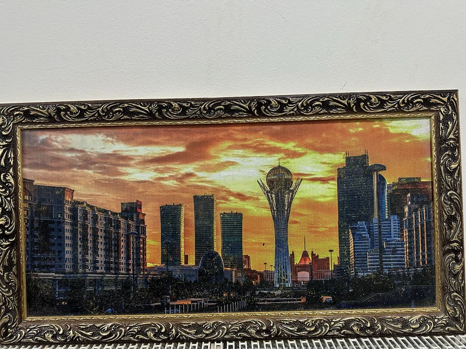 Картина с красивой рамкой