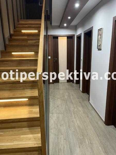 Продава се Къща в Пловдив, Кючук Париж - 180 кв.м за 1037 €/кв.м - Снимка #4