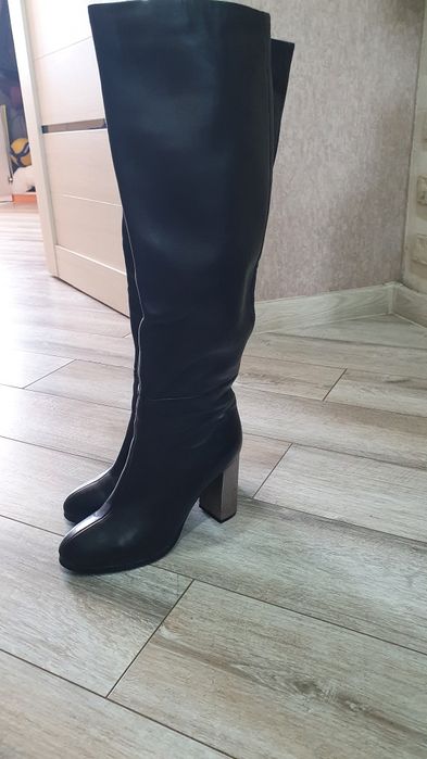 женские  зимние  сапоги