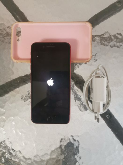 Айфон 8 плюс  капацитет на батерията  92%  работи перфектно .