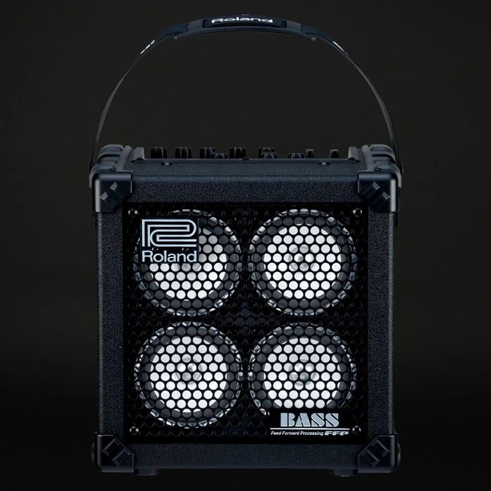 Chitară Bass și stație Roland micro cube RX.