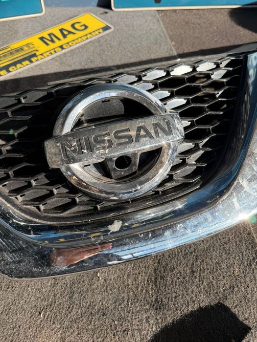 Решетка с отвор за камера  и камера за NISSAN QASHQAI J11