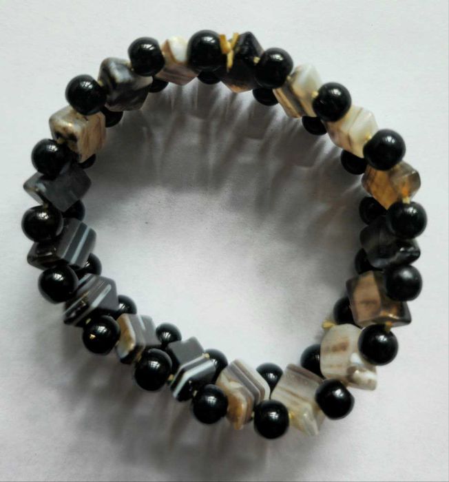 Браслет из натуральных камней.