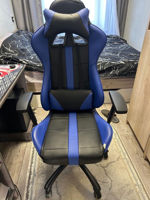 Игровое компьютерное кресло