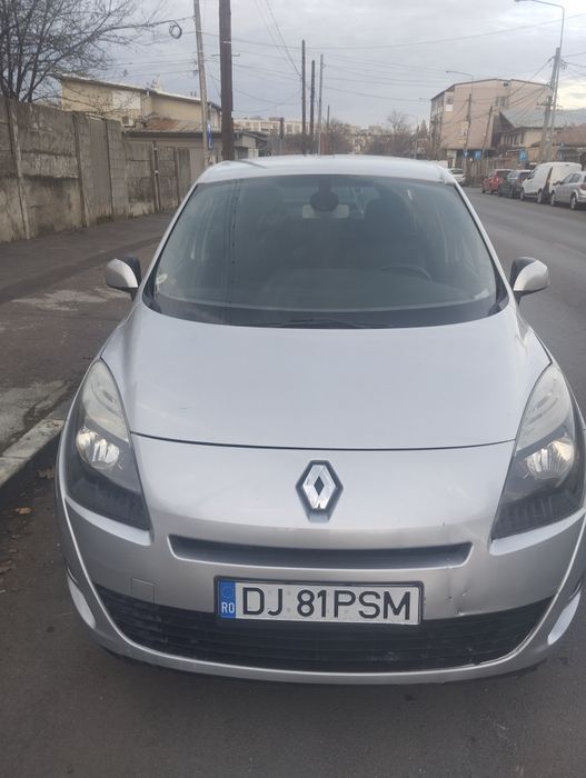RENAULT Scenic