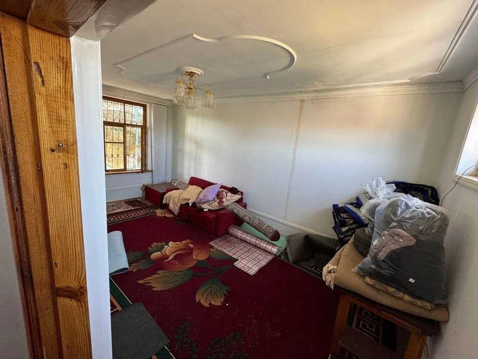 Dacha Sotiladi: 8 Sotix, 2 Qavatli Uy, Sauna va Basseyn