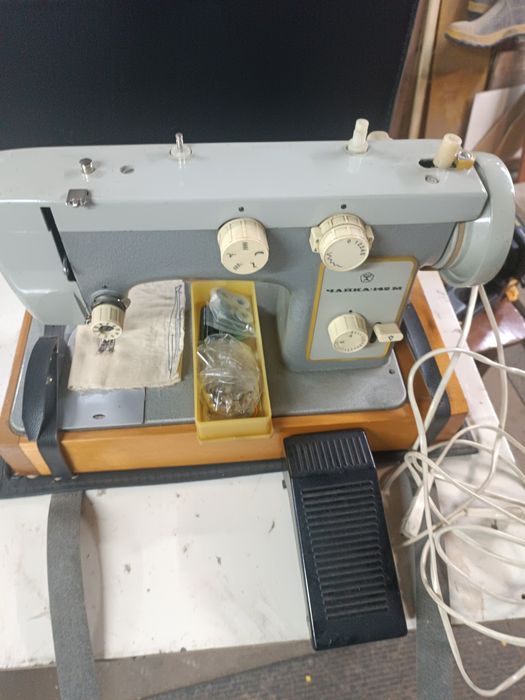 Продам швейную машину