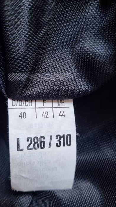 Sacou negru, croi clasic, lana 80%, marimea 40 DE (42 romanesc)