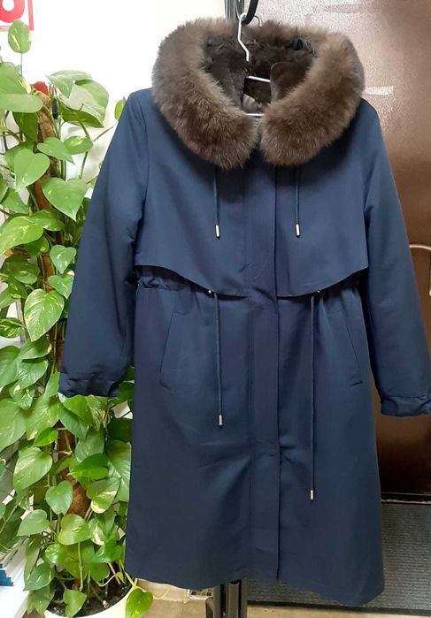 Продам куртки размер 44-46 и шапки